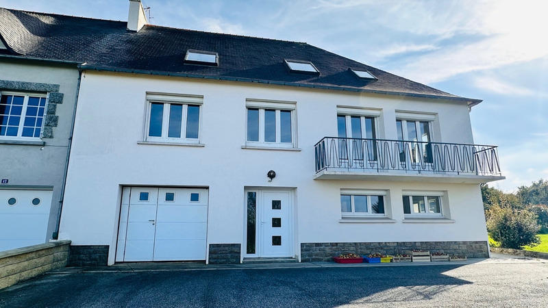 Maison - 220 m² - 11 pièces