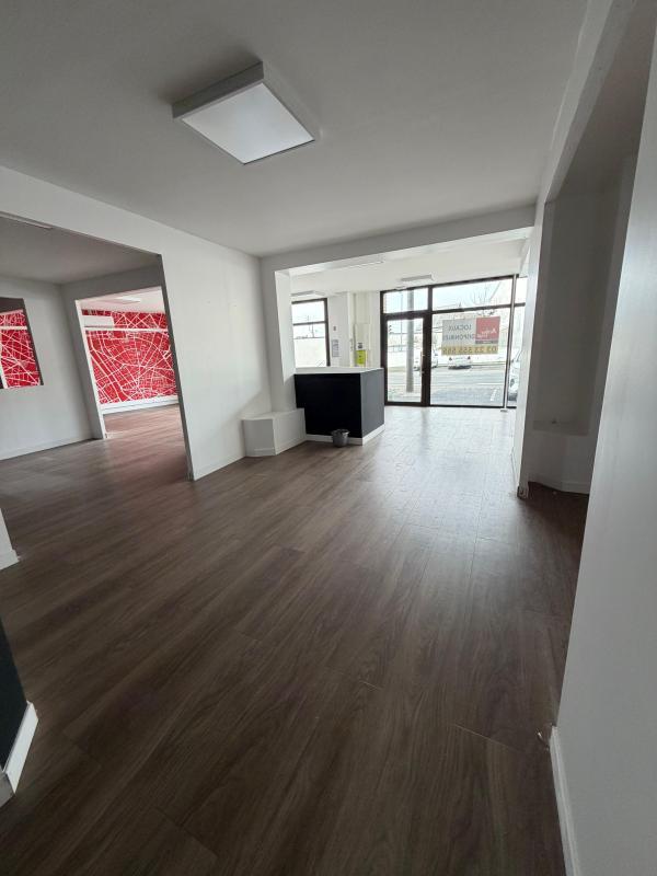 Local commercial - 240 m²