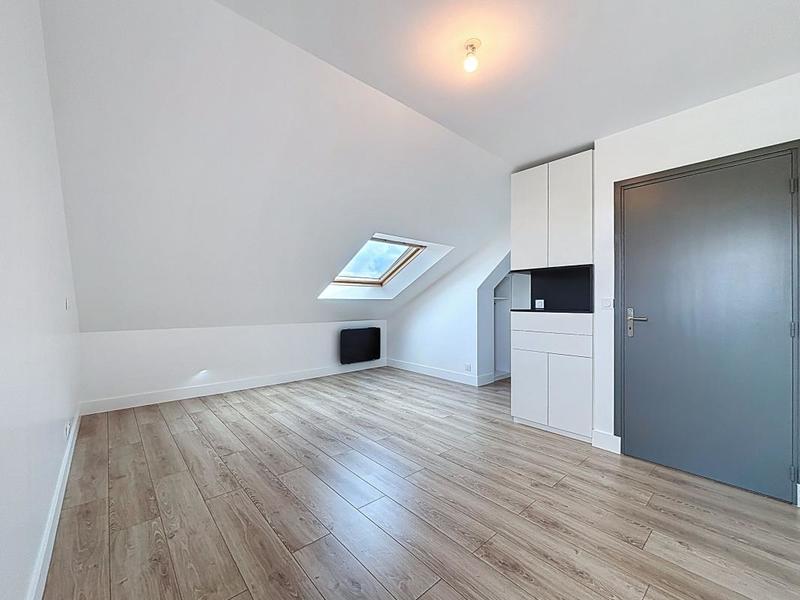 Maison - 222 m² - 7 pièces