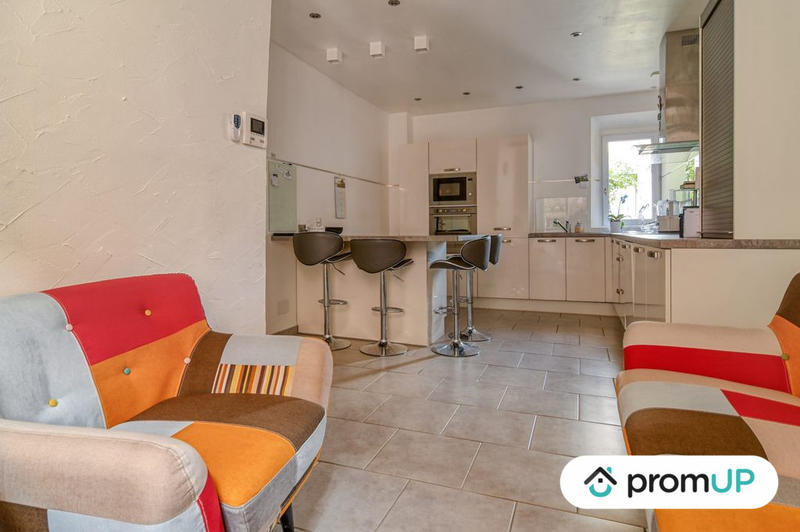 Maison - 92 m² - 5 pièces