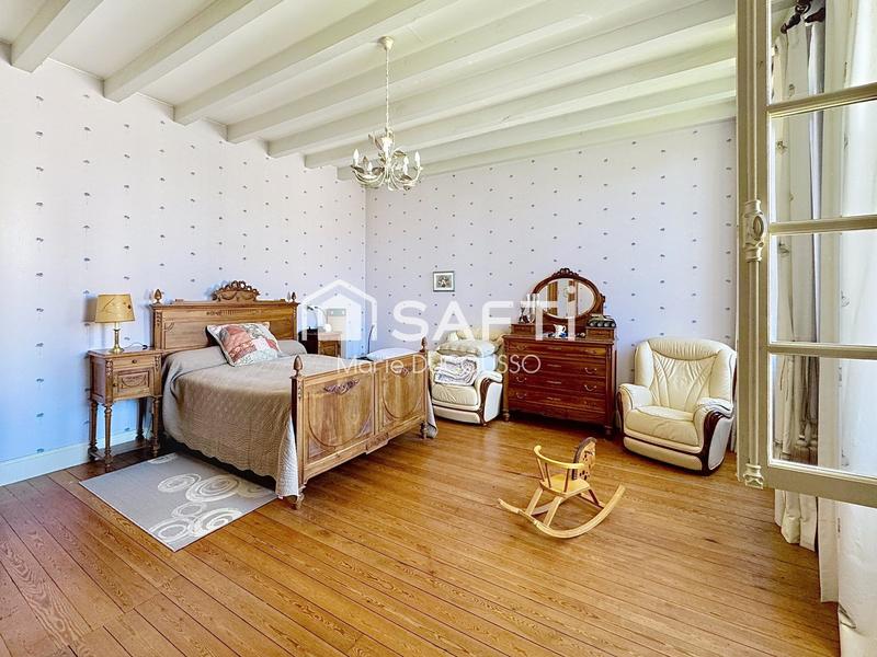 Maison - 343 m² - 10 pièces