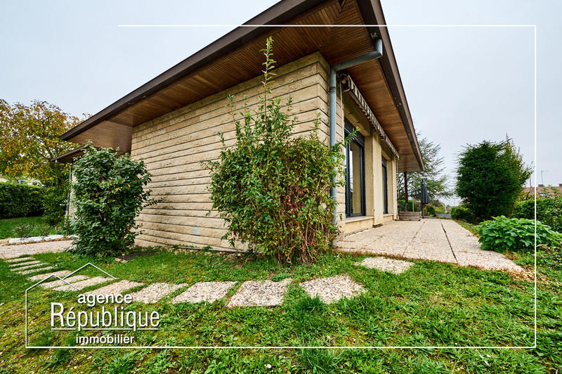 Maison - 220 m² - 6 pièces