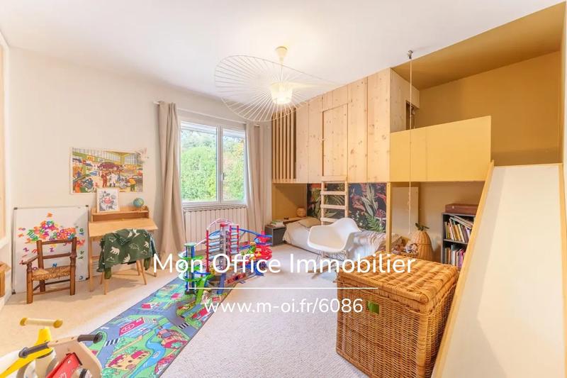 Maison - 230 m² - 8 pièces