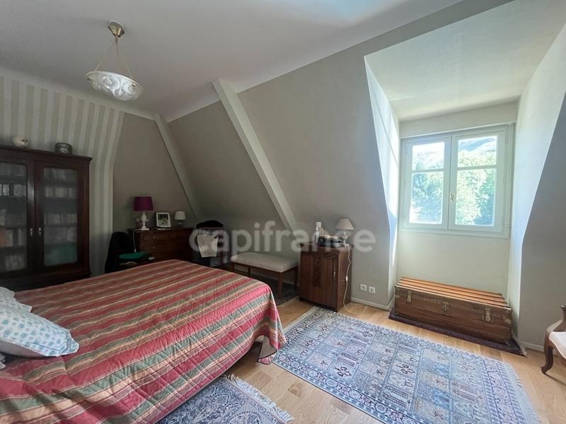 Maison - 268 m² - 8 pièces