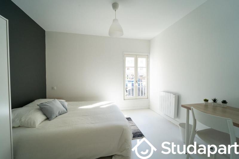 Chambre - 10 m² - 1 pièce