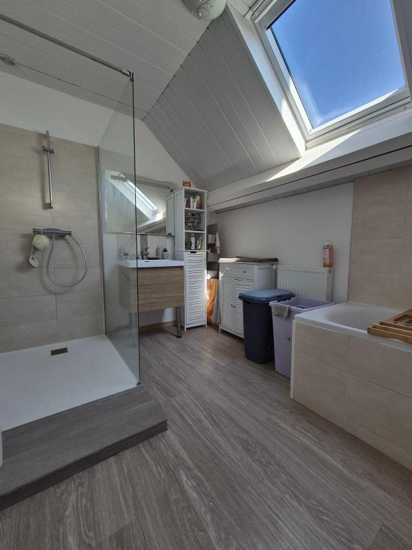 Maison - 206 m² - 9 pièces