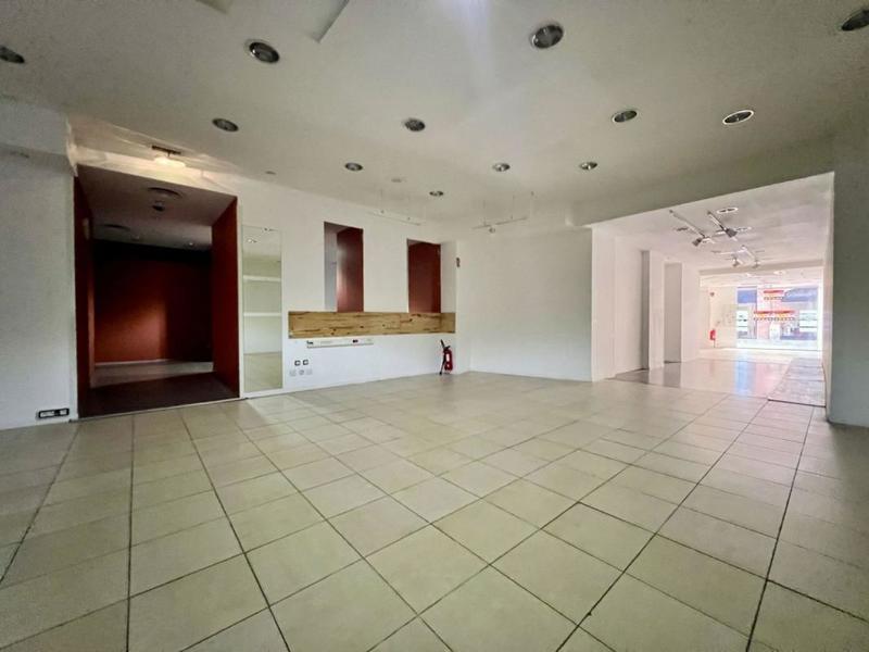 Local commercial - 200 m²