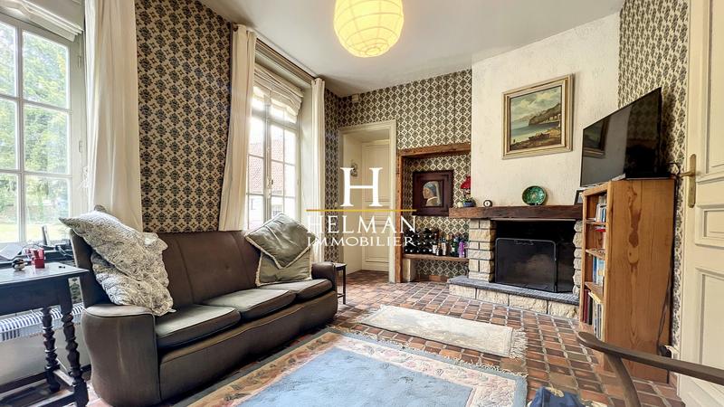 Maison - 319 m² - 9 pièces