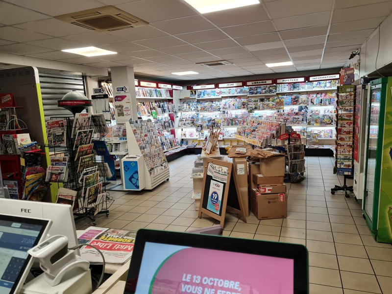 Fonds de commerce - Magasins - 81 m²