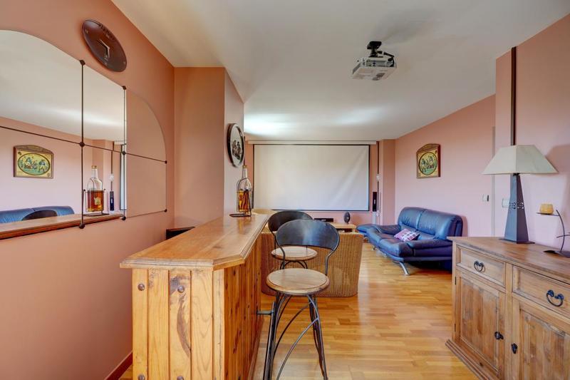 Maison - 190 m² - 7 pièces