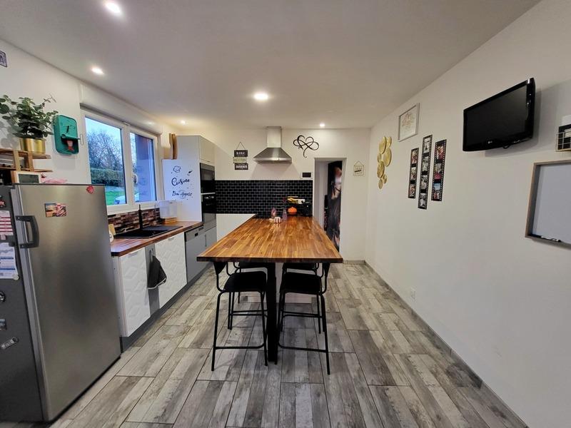 Maison - 330 m² - 15 pièces