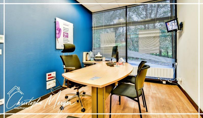 Local commercial - 158 m² - 8 pièces