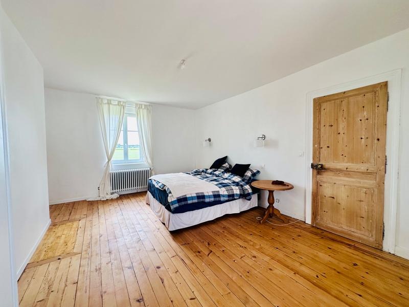 Propriété - 210 m² - 8 pièces