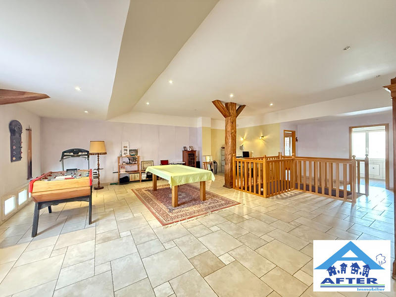 Maison - 197 m² - 6 pièces