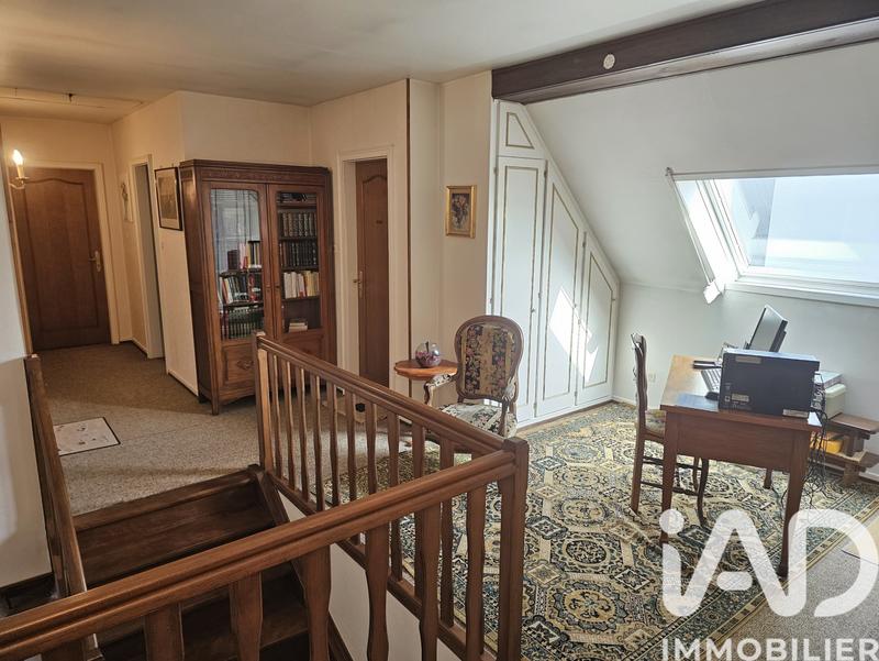 Maison - 223 m² - 8 pièces