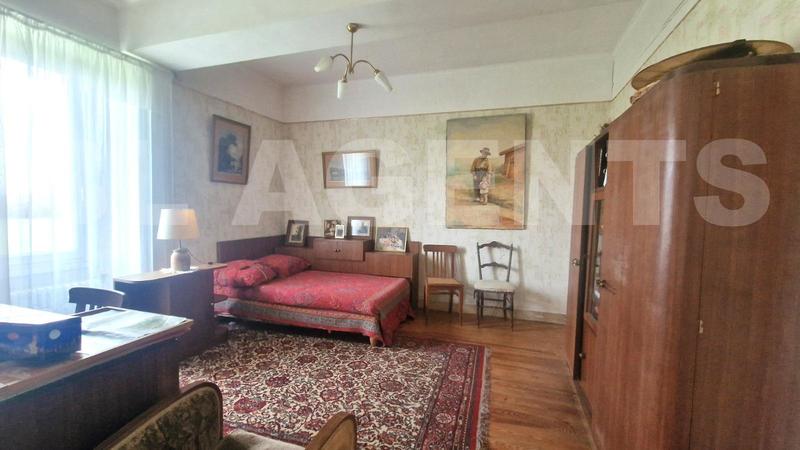 Maison - 228 m² - 6 pièces