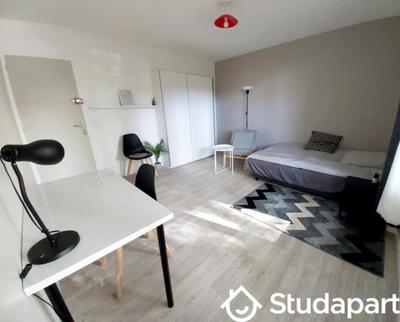 Chambre - 11 m² - 1 pièce