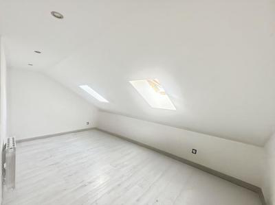 Maison - 83 m² - 5 pièces