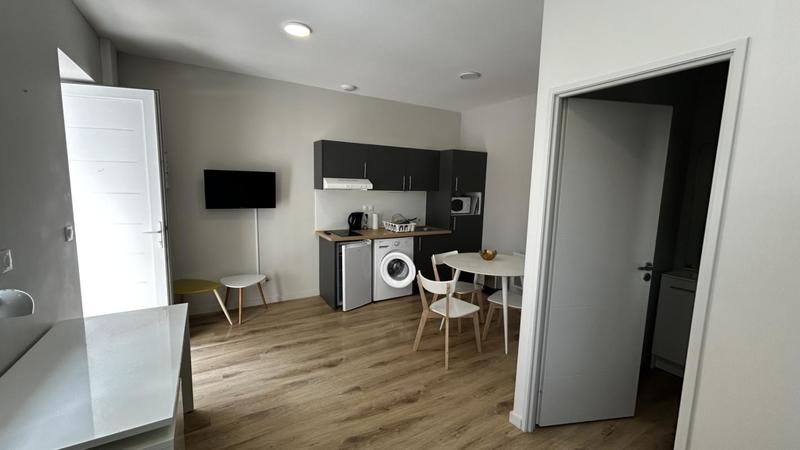 Studio - 25 m² - 1 pièce