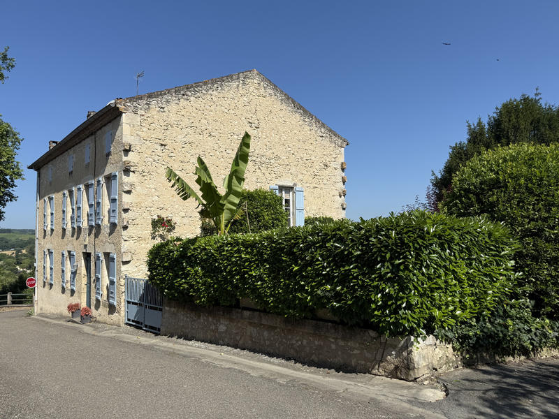 Maison de village - 197 m² - 9 pièces