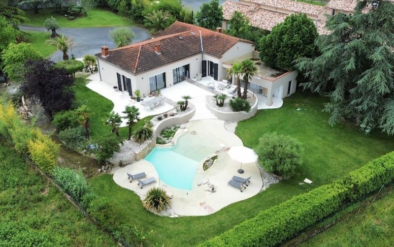 Villa - 245 m² - 8 pièces