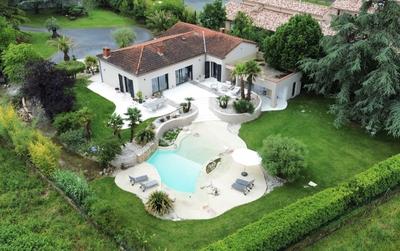 Villa - 245 m² - 8 pièces