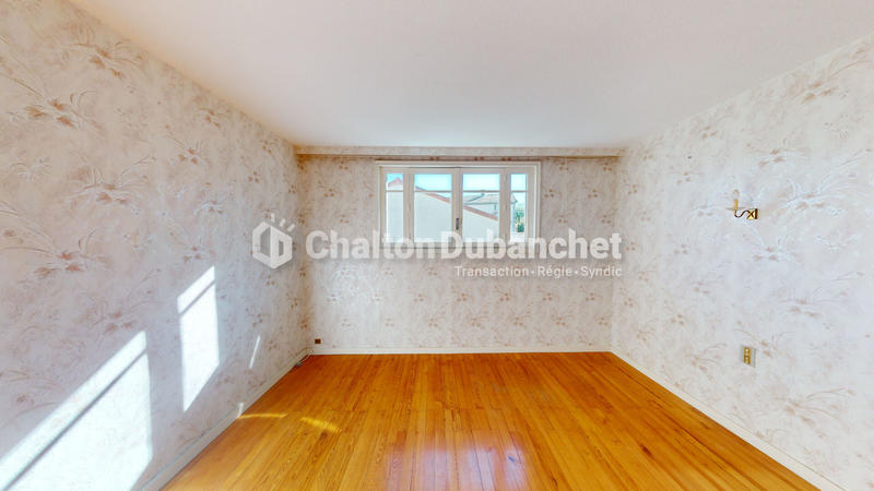 Maison - 210 m² - 9 pièces