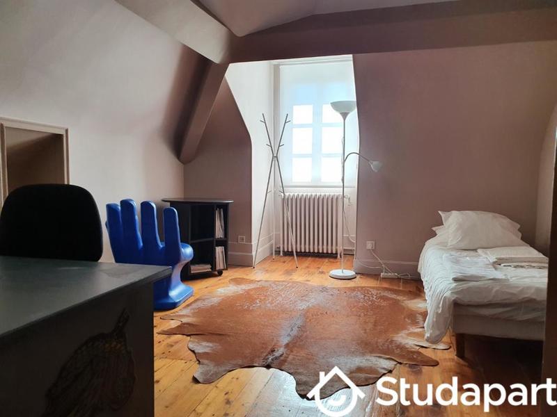 Chambre - 13 m² - 1 pièce