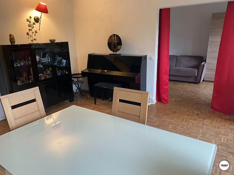Appartement - 92 m² - 5 pièces