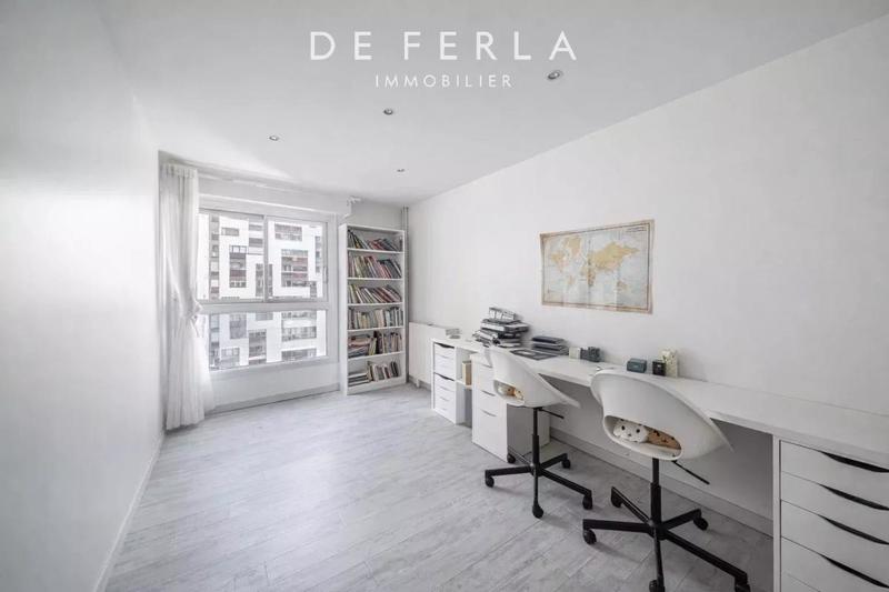 Appartement - 95 m² - 5 pièces