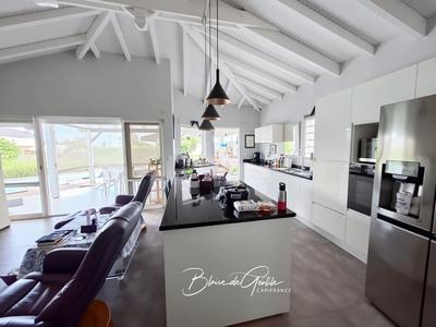 Maison - 111 m² - 4 pièces