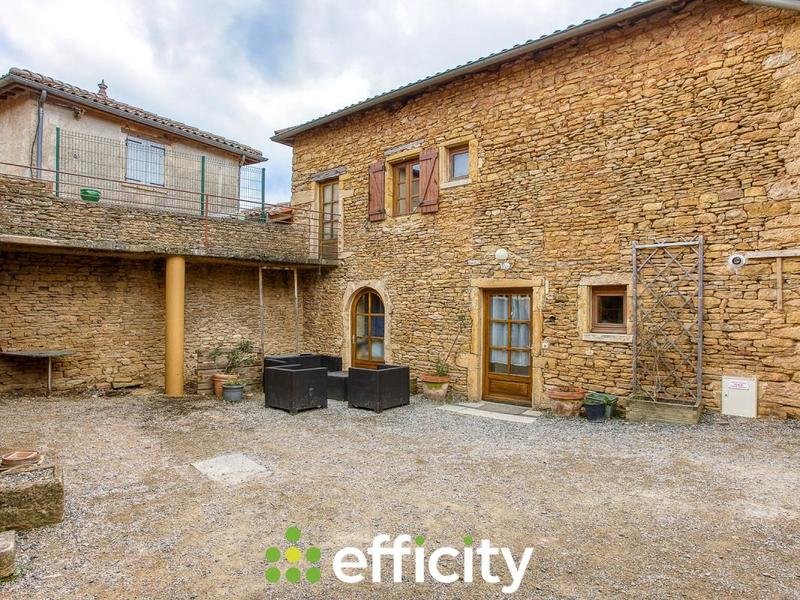 Maison - 300 m² - 20 pièces