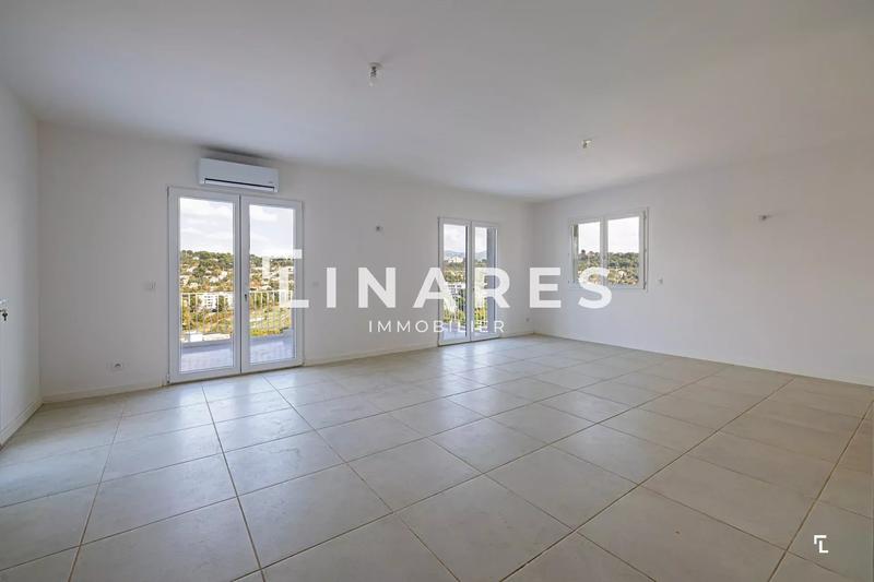 Appartement - 95 m² - 4 pièces