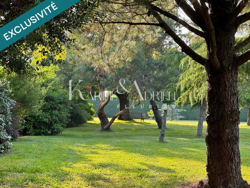 Maison - 216 m² - 7 pièces