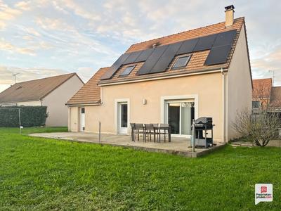 Maison - 100 m² - 6 pièces