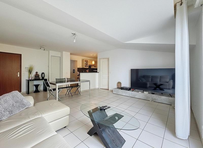 Appartement - 85 m² - 3 pièces