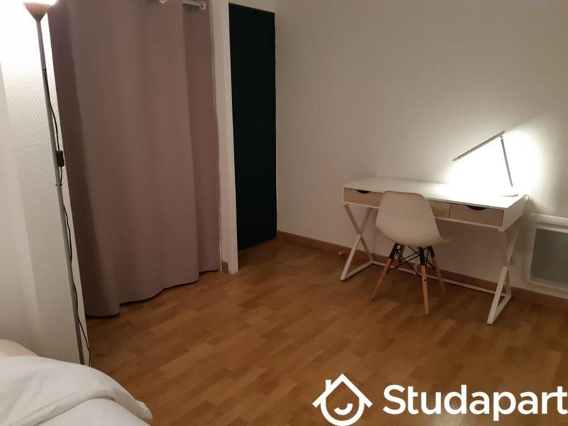 Chambre - 10 m² - 1 pièce