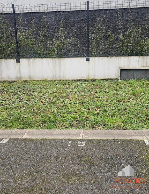 Parking / Garage - 13 m²