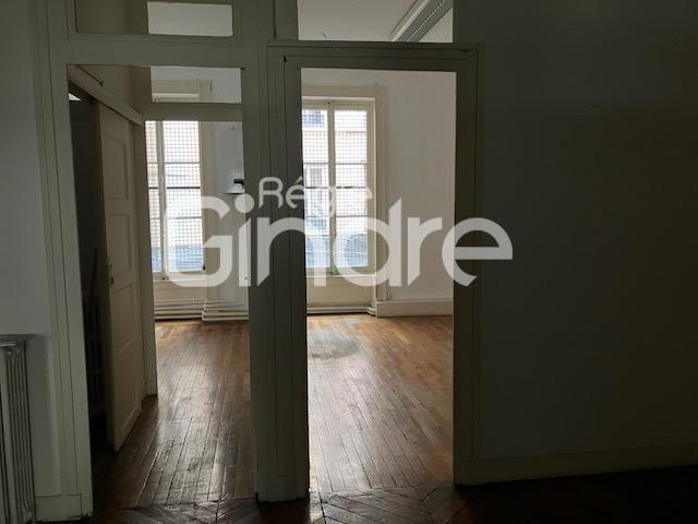 Bureau - 93 m² - 1 pièce