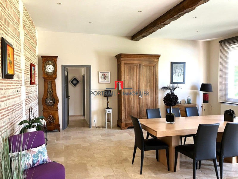 Maison - 400 m² - 12 pièces