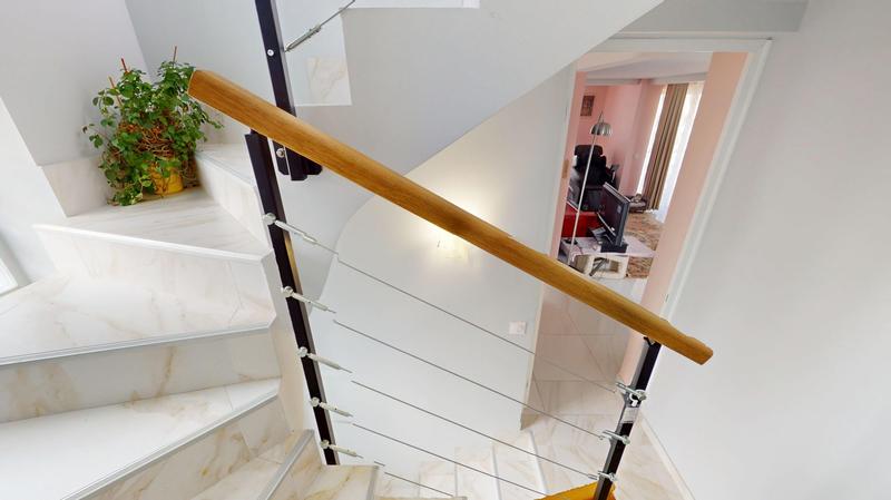 Maison contemporaine - 176 m² - 8 pièces