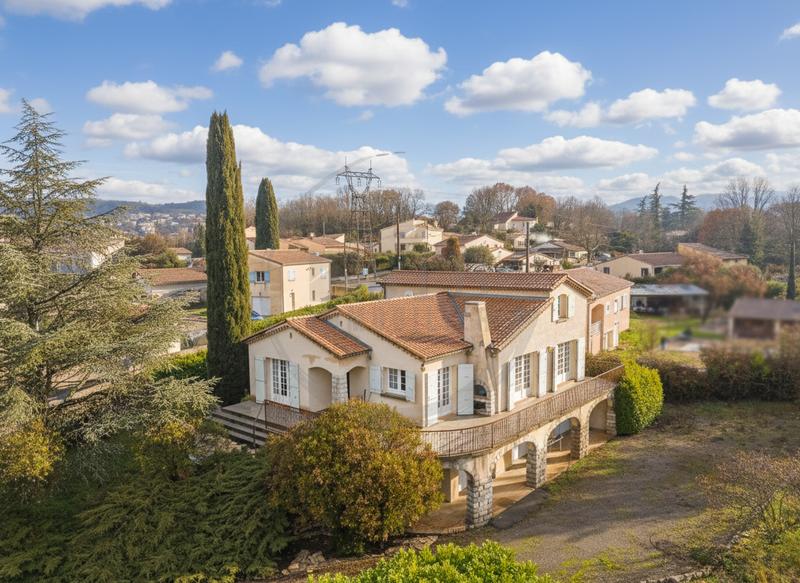 Maison - 155 m² - 6 pièces