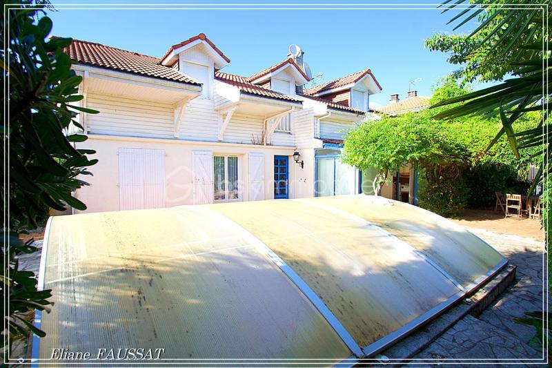 Maison - 170 m² - 8 pièces