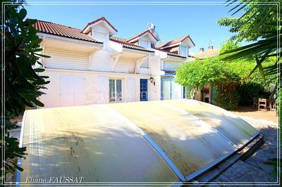 Maison - 170 m² - 8 pièces