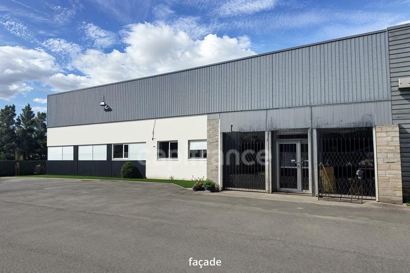 Local d'activité / Entrepôt - 1 650 m² - 5 pièces