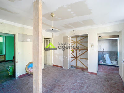 Maison - 285 m² - 11 pièces