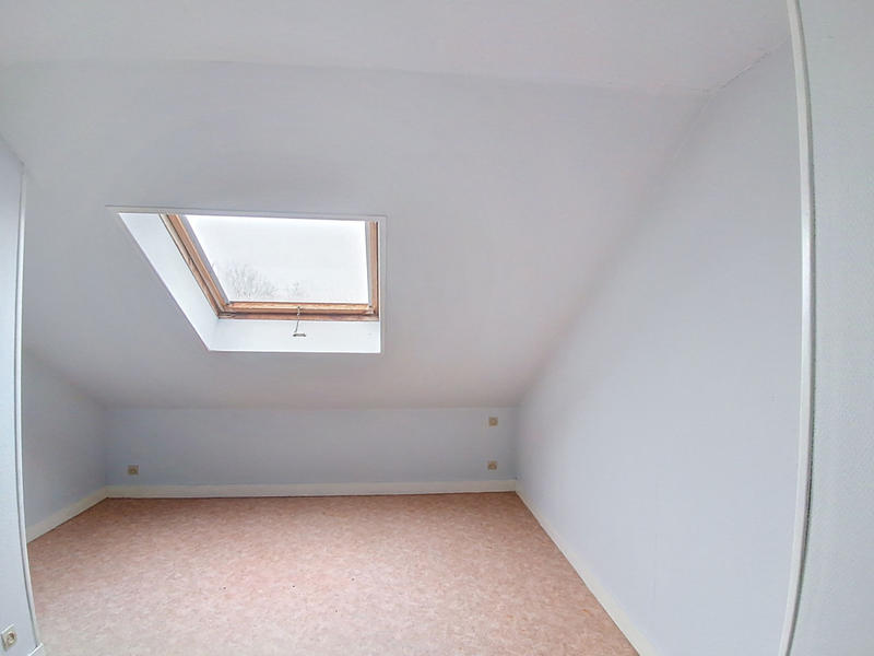 Maison - 104 m² - 7 pièces