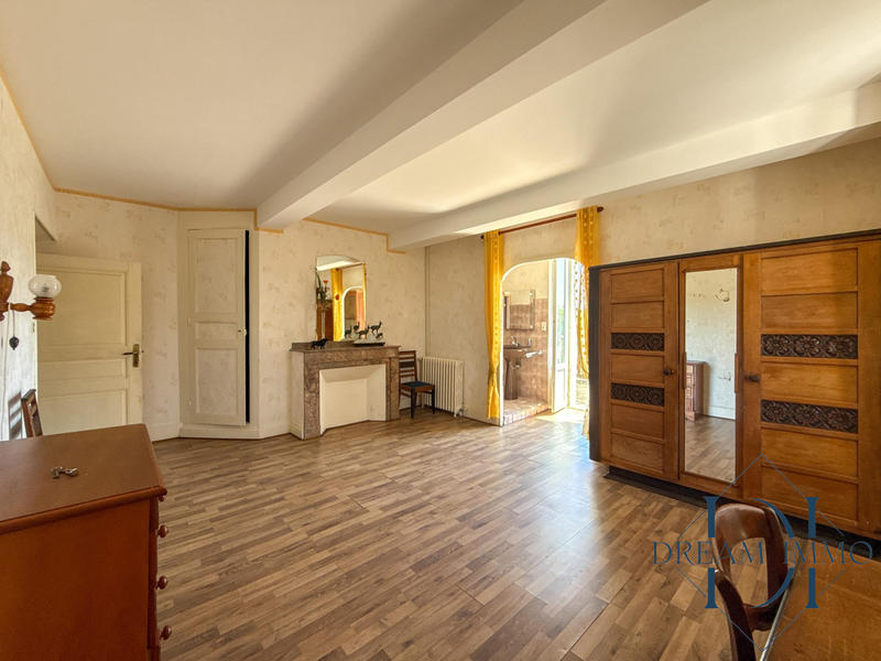 Maison - 529 m² - 18 pièces