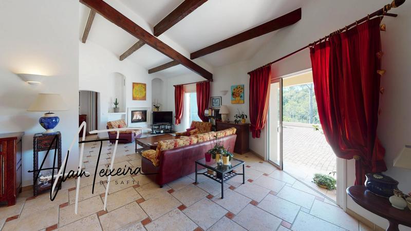 Maison - 200 m² - 9 pièces