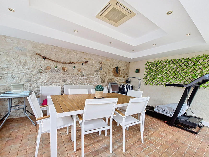 Maison - 187 m² - 6 pièces